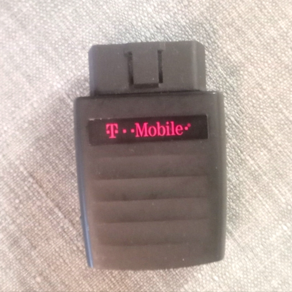 T-Mobile ZTE Z6200 SyncUP Drive 4G LTE WiFi Hotspot - Connected Car